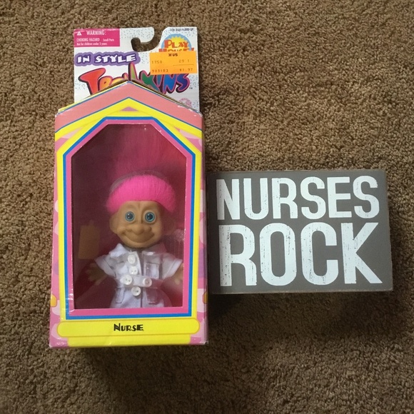 Nurses Rock Box Sign & A Nurse Trollkin with comb included - Picture 16 of 16
